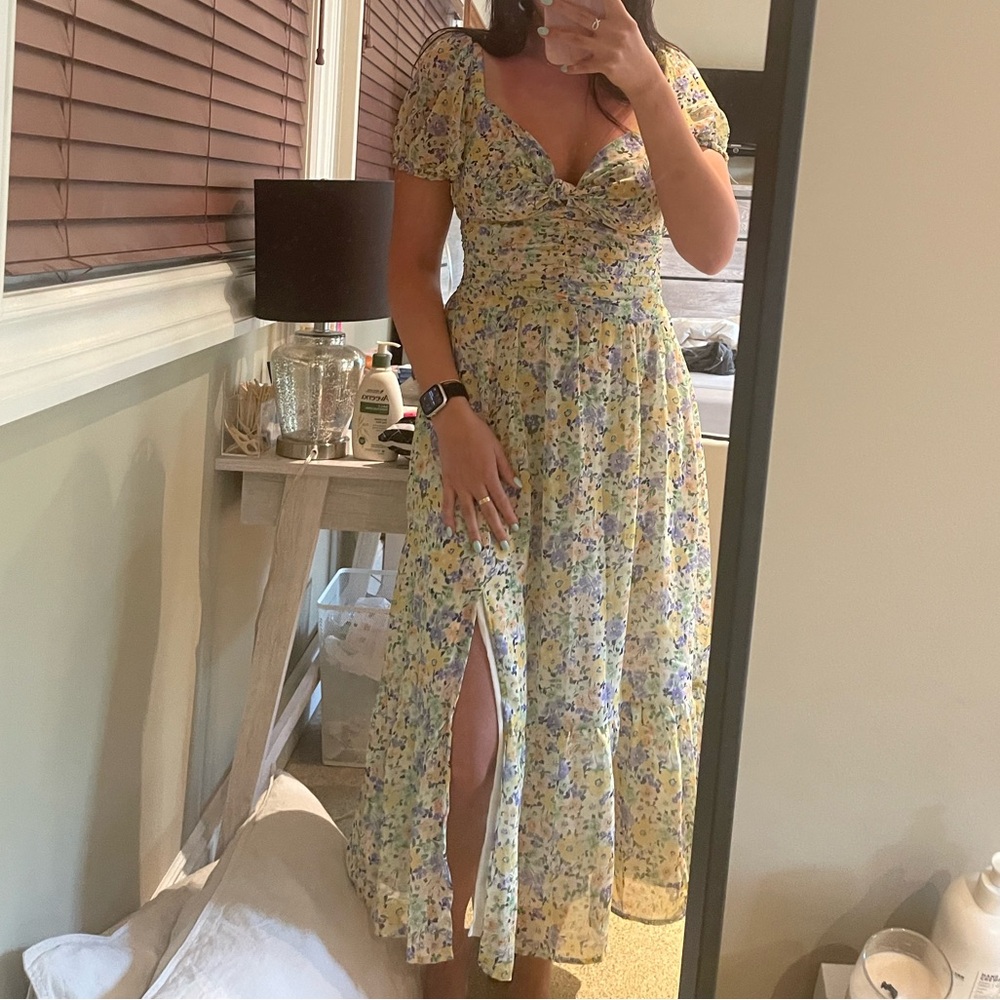 ASTR THE LABEL - Irma floral puff sleeve midi dress (SIZE MEDIUM) - Picture 2 of 3